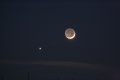 Hamuszrkefny hold a Vnusz mellett.